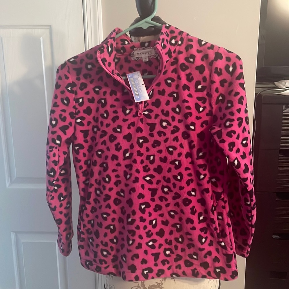 Between brand sweatshirt size 10